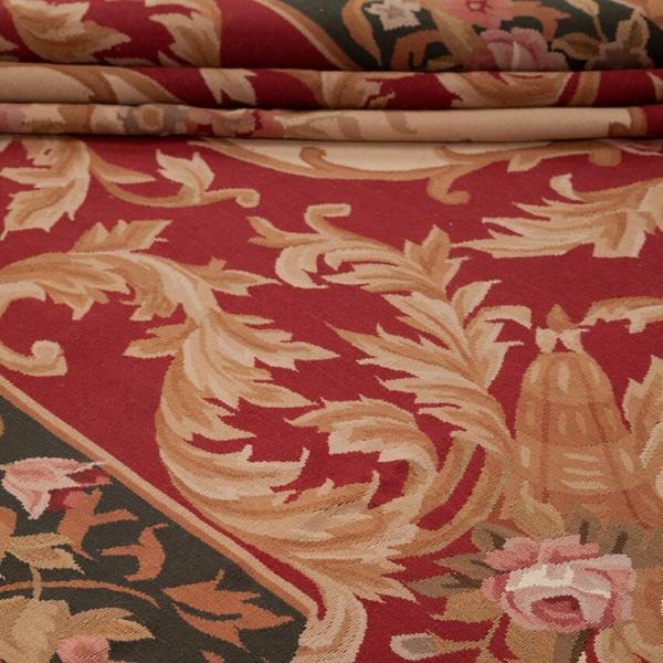 Kelim Aubusson carpet with a classic floral pattern in beige and pink tones on a red background – Fr